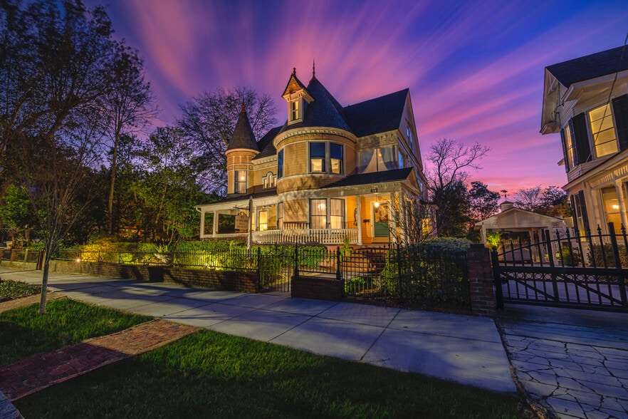 Primary Photo Of 412 S 3rd St, Wilmington Hospitality For Sale