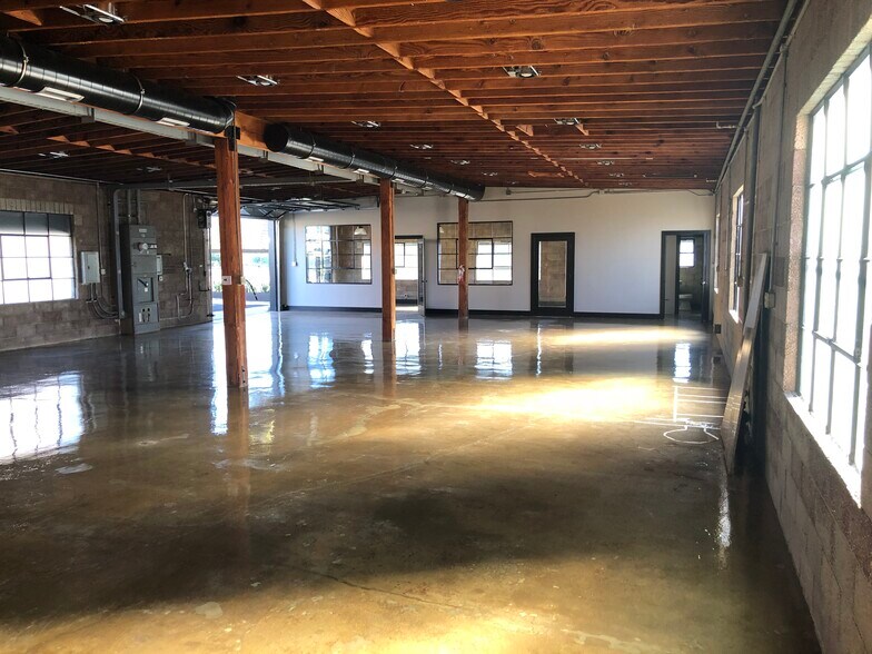 More Photos Of 607 E El Segundo Blvd, El Segundo Flex For Lease