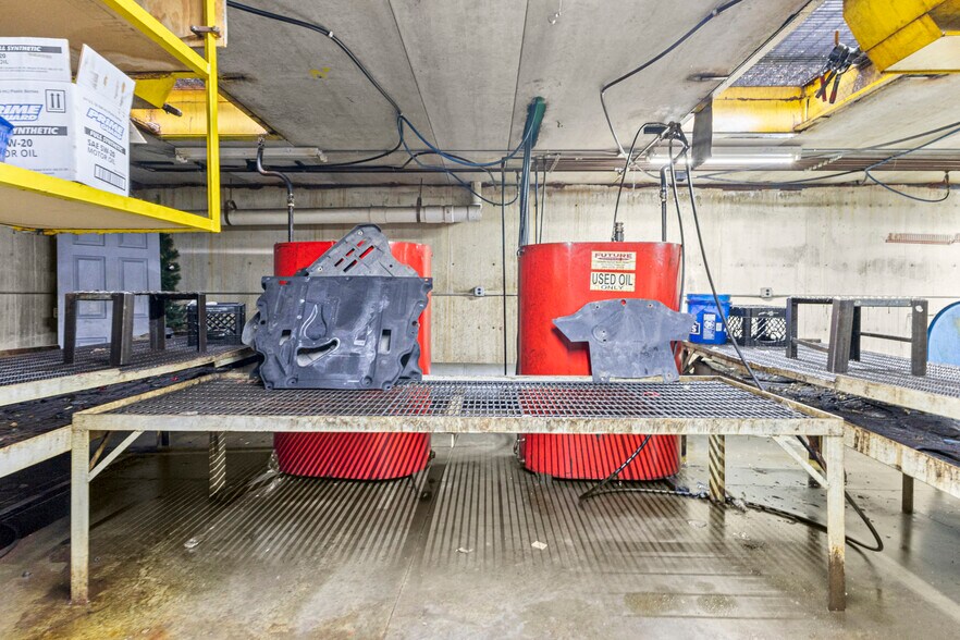 More Photos Of 8332 E 12 Mile Rd, Warren Service Station For Sale