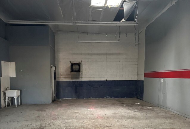 More Photos Of 21831-21837 N 27th Ave, Phoenix Warehouse For Lease