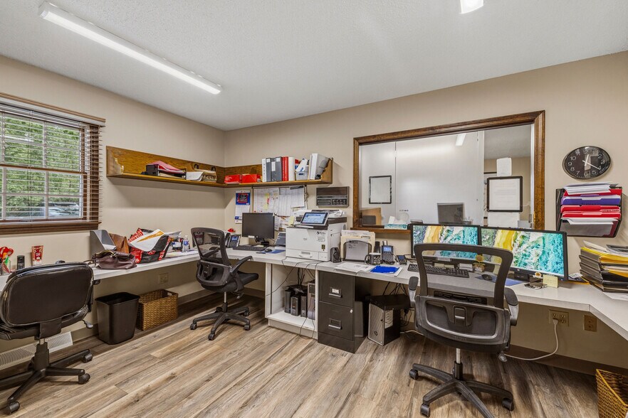 More Photos Of 690 Davison Rd, Lockport Office For Sale
