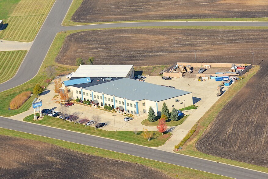 More Photos Of 4133 Iowa St, Alexandria Flex For Sale