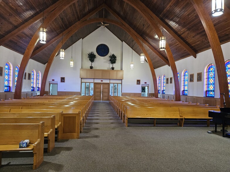 More Photos Of 5000 Fergus Rd, Saint Charles Religious Facility For Sale