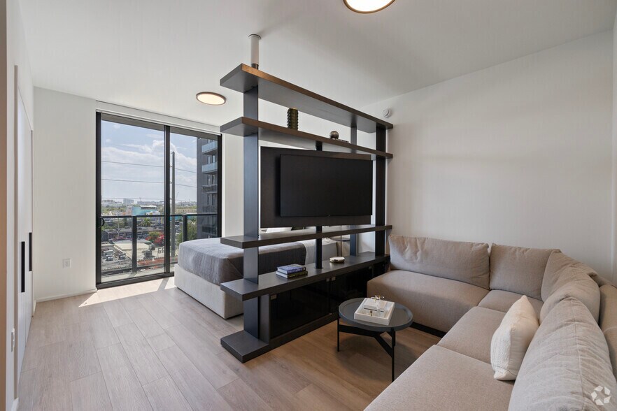 More Photos Of 176 NW 25th St, Miami Apartments For Lease