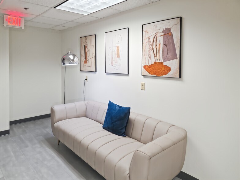 More Photos Of 140 Stoneridge Dr, Columbia Coworking Space