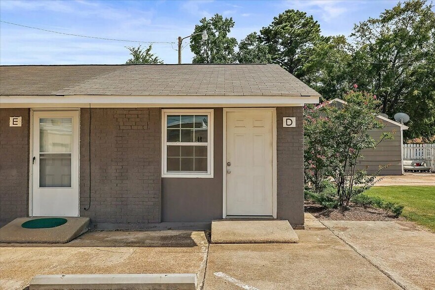 More Photos Of 409-412 Pearl Dr, Pearl Apartments For Sale