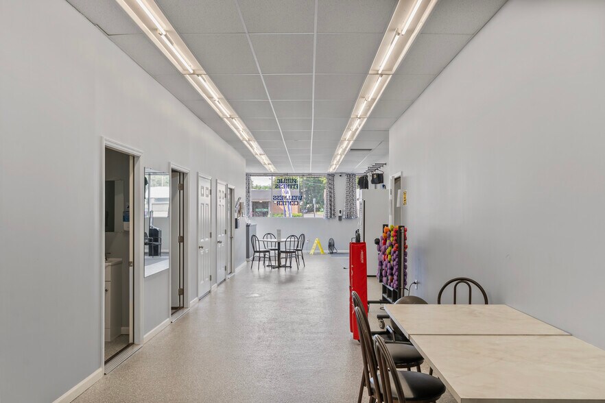 More Photos Of 133 E Main St, Frankfort Storefront For Sale