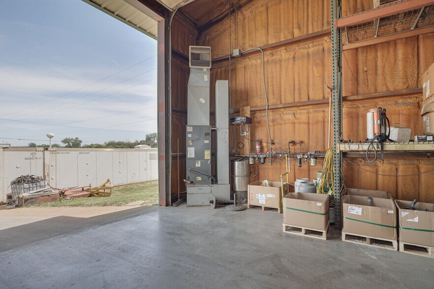 More Photos Of 801 Woodsdale Rd, Elwood Warehouse For Sale