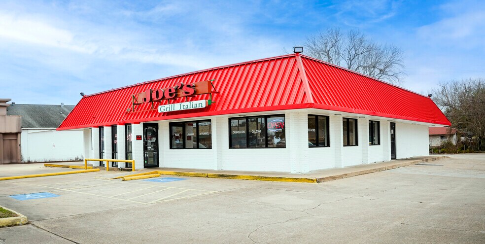 More Photos Of 6926 Spencer Hwy, Pasadena Restaurant For Sale