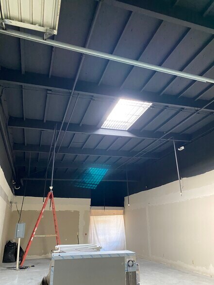 More Photos Of 1552 Beach St, Oakland Food Processing For Sale