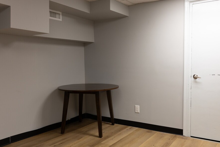 More Photos Of 450 Sunrise Hwy, Rockville Centre Office Residential For Lease