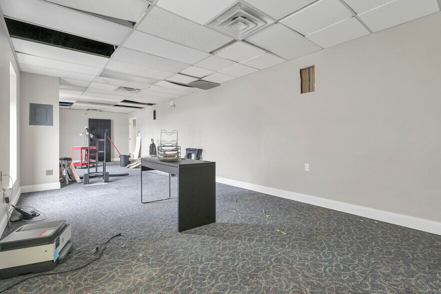More Photos Of 2844 E River Rd, Dayton Office For Sale