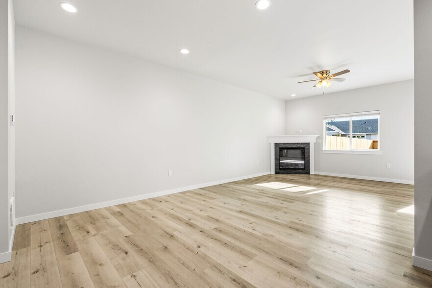 More Photos Of 3619 Green River Rd, Sweet Home Multifamily For Sale