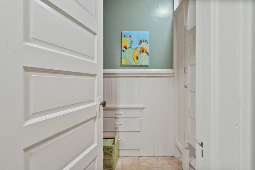 More Photos Of 106 W J St, Benicia Office For Sale