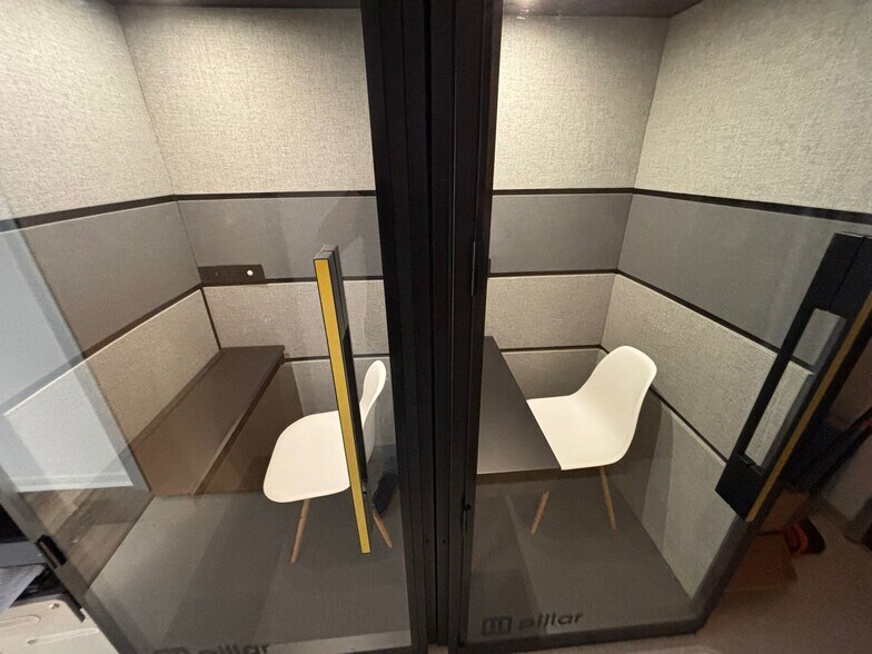 More Photos Of 14 NE 1st Ave, Miami Office For Sale