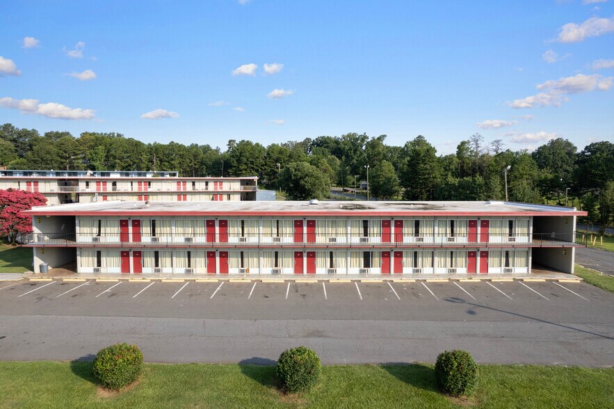 More Photos Of 1240 S Lucky Penny St, Charlotte Hotel For Sale