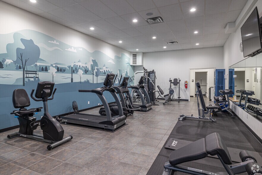 More Photos Of 5212 Village Pky, Rogers Unknown For Lease
