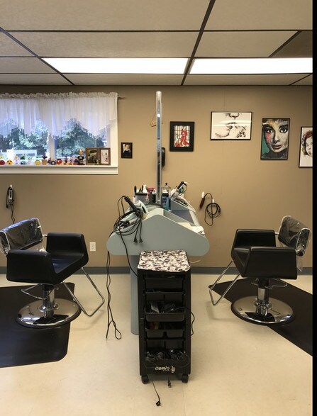 More Photos Of 1741 W Old Ridge Rd, Hobart Storefront Retail Office For Lease