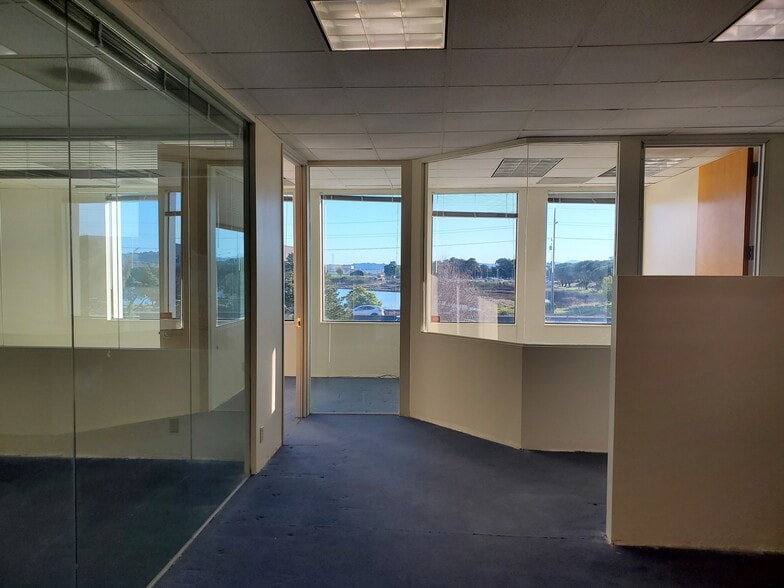 More Photos Of 21 Tamal Vista Blvd, Corte Madera Medical For Sale