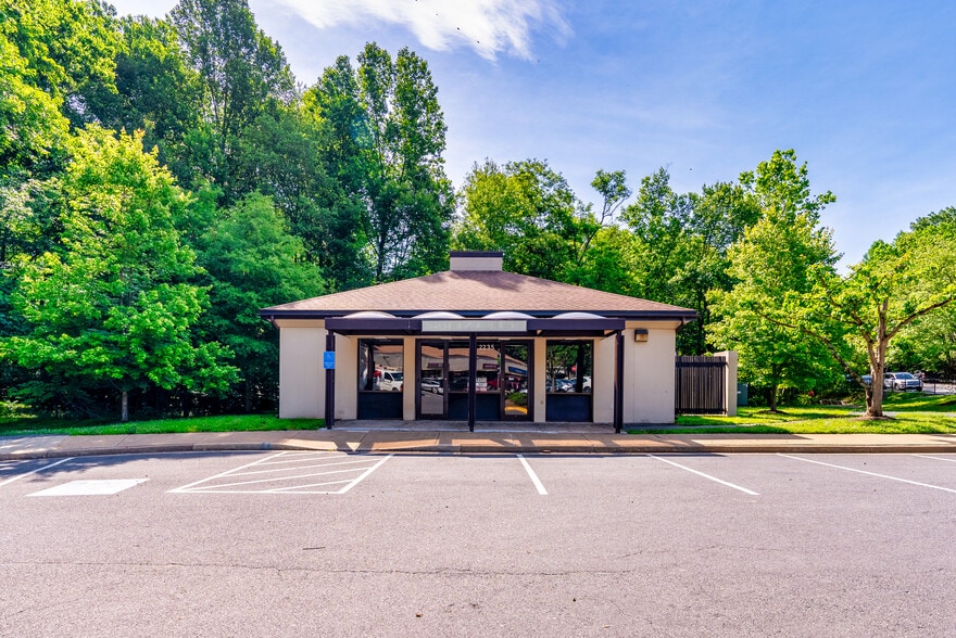 More Photos Of 2235 Soapstone Dr, Reston Freestanding For Lease