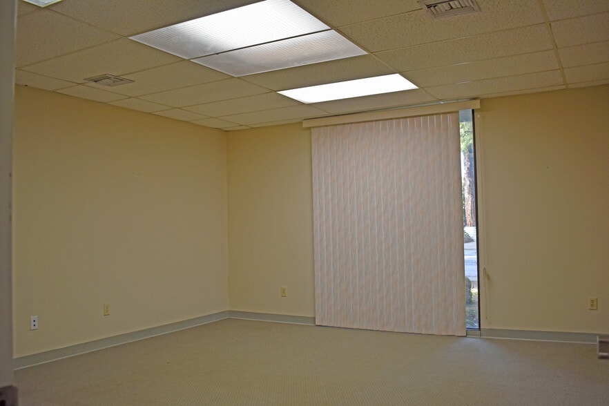 More Photos Of 100-114 Wikiup Dr, Santa Rosa Office For Lease