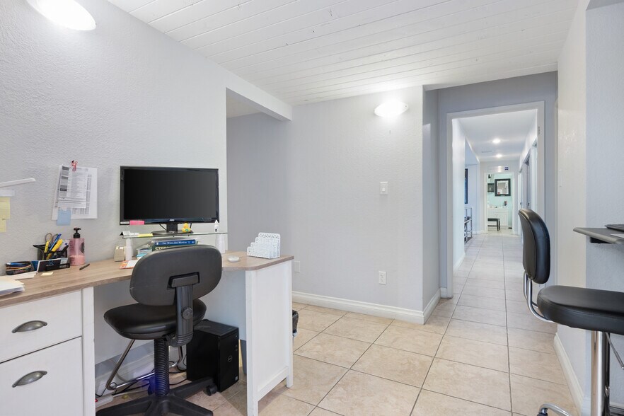 More Photos Of 71956 Magnesia Falls Dr, Rancho Mirage Medical For Sale