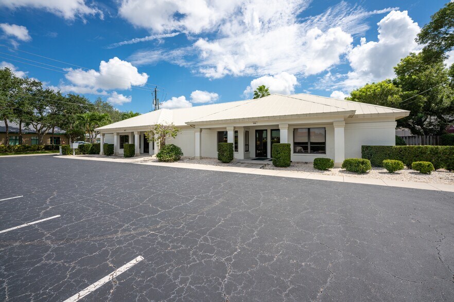 Primary Photo Of 866-868 99th Ave N, Naples Medical For Lease