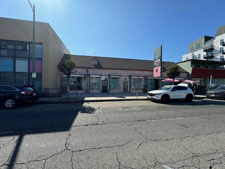 More Photos Of 1437-1443 S Robertson Blvd, Los Angeles Storefront For Lease