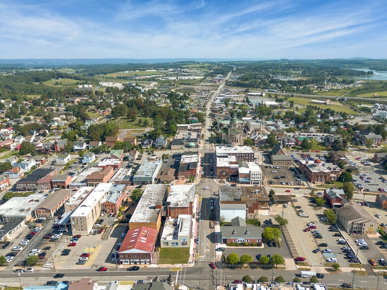 More Photos Of 105 E Main St, Somerset Storefront Retail Residential For Sale