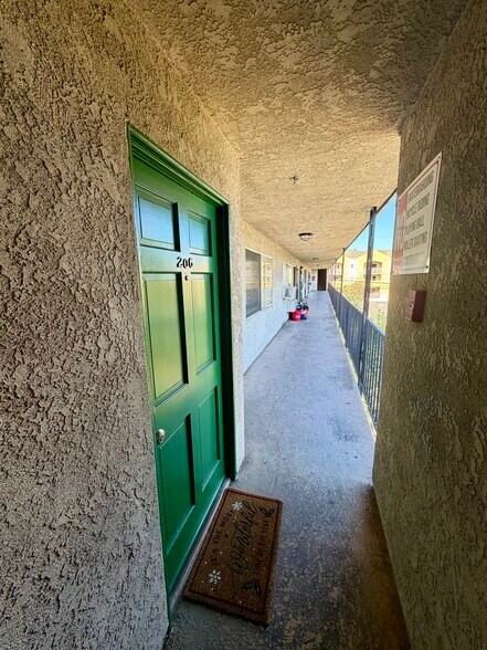 More Photos Of 710 W Washington Ave, Santa Ana Apartments For Sale