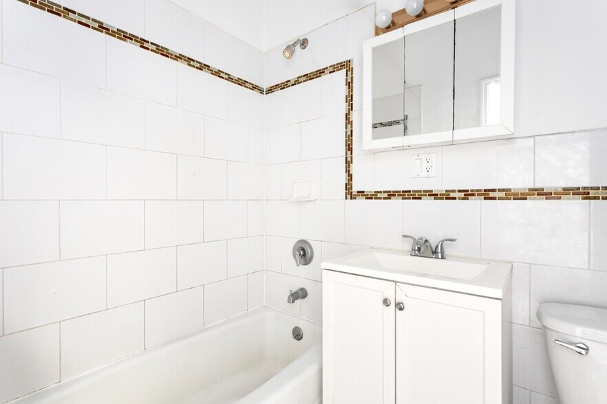 More Photos Of 54 Herbert St, Brooklyn Apartments For Sale