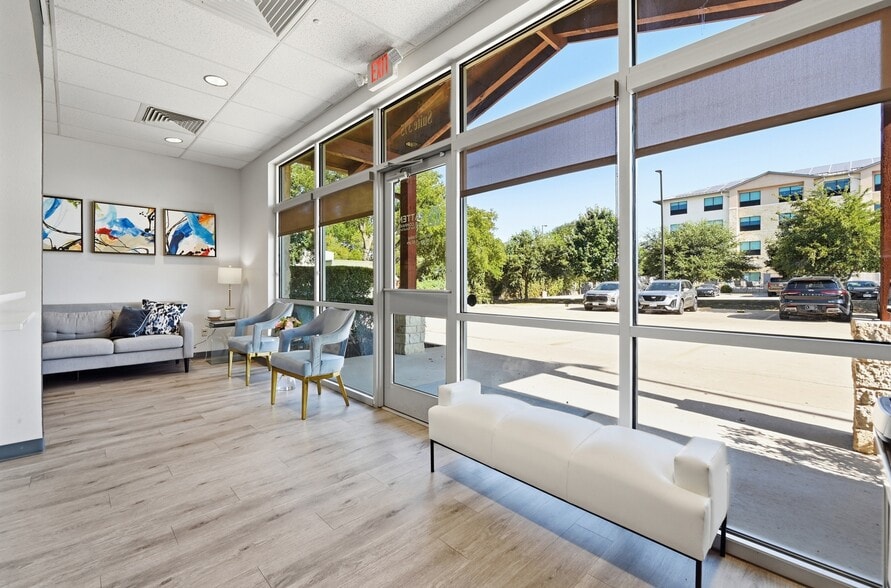 More Photos Of 333 E Highway 290, Dripping Springs Office For Lease