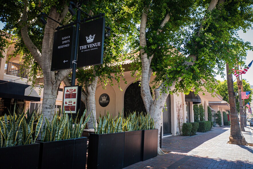 More Photos Of 73111 El Paseo Dr, Palm Desert Storefront Retail Office For Lease