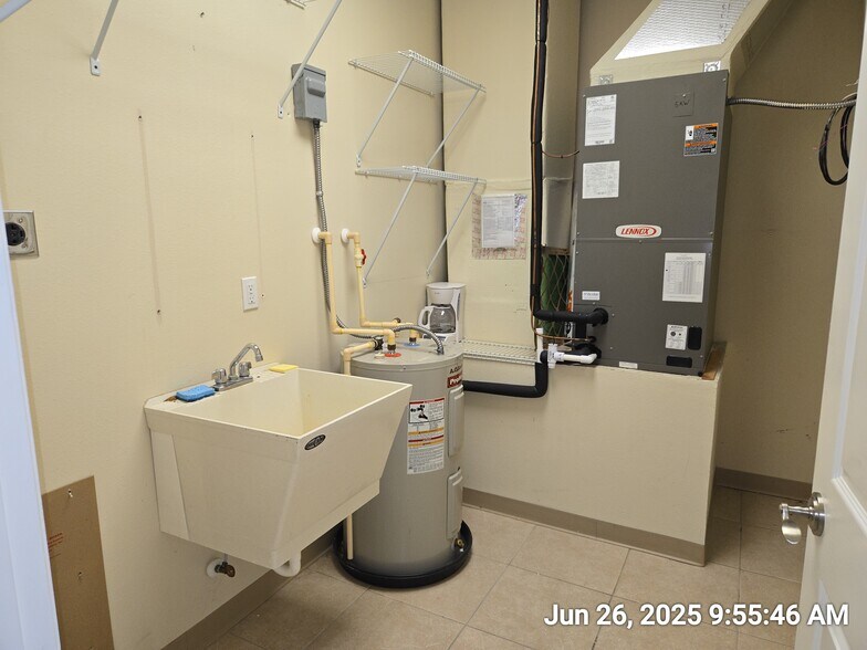 More Photos Of 2314-2326 S Parsons Ave, Seffner Office For Lease