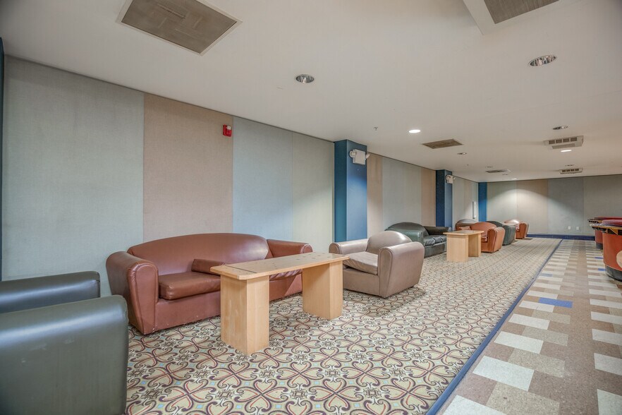 More Photos Of 3821 Lindell Blvd, Saint Louis Apartments For Lease
