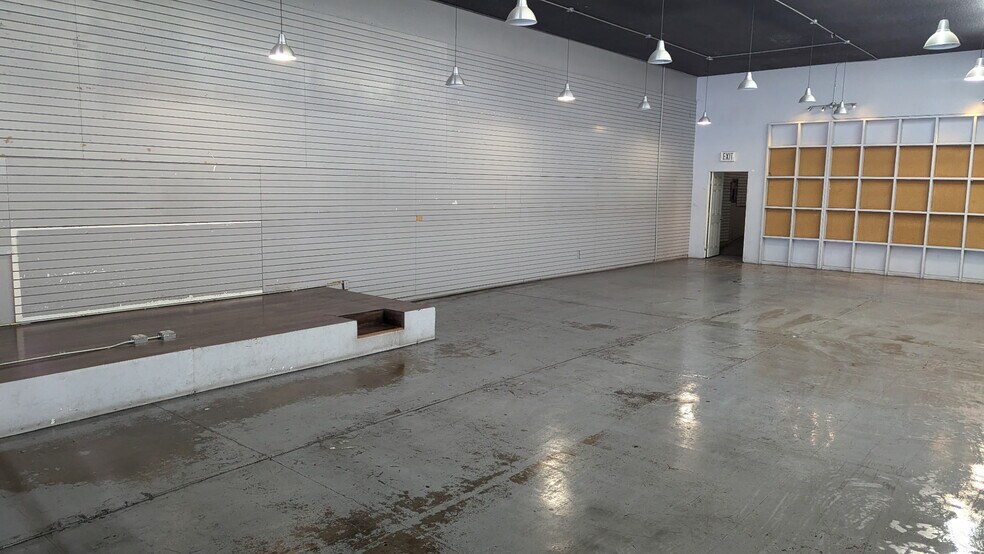 More Photos Of 156-160 N Morley Ave, Nogales Storefront Retail Residential For Lease