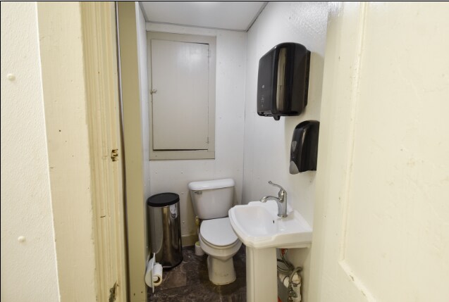 More Photos Of 152 E Main St, Dwight Bar For Sale