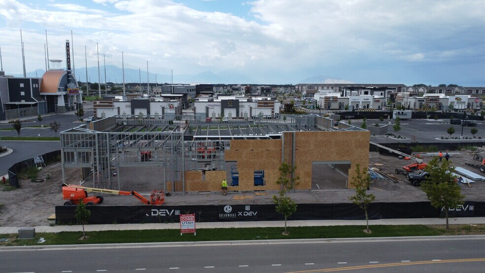 More Photos Of 634 N Mill Road, Vineyard Storefront Retail Office For Lease