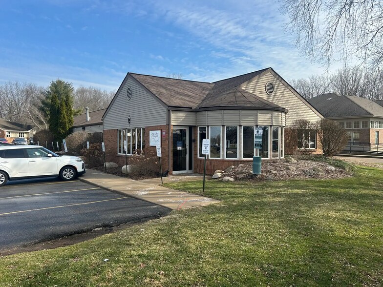 Primary Photo Of 6273 W River Rd NE, Belmont Veterinarian Kennel For Sale