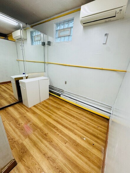 More Photos Of 135 Division St, North Tonawanda Office For Lease