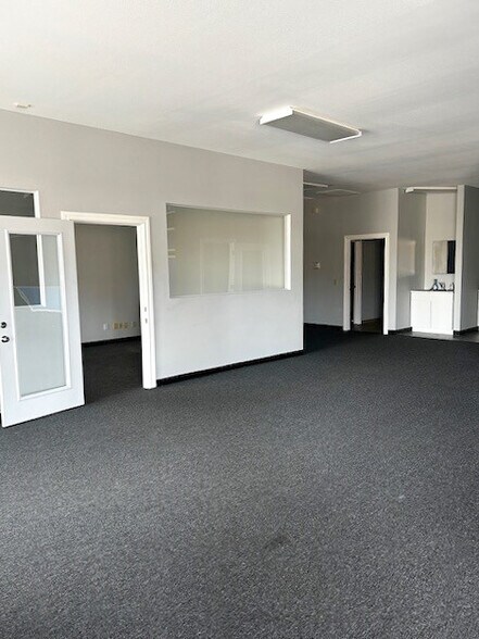 More Photos Of 2310-2320 N Highway 66, Catoosa Office For Sale