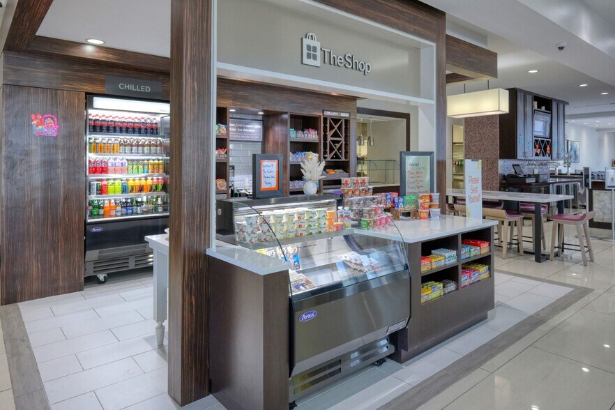 More Photos Of 123 Huvar St, Victoria Hotel For Sale