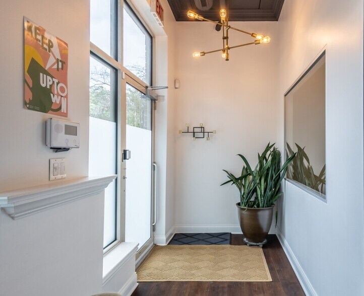 More Photos Of 4704 N Kenmore Ave, Chicago Apartments For Sale