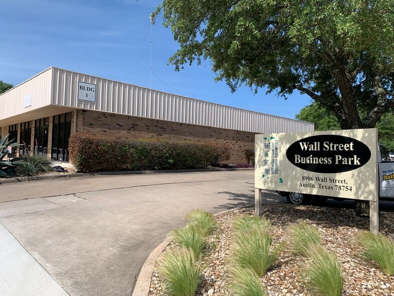 More Photos Of 8906 Wall St, Austin Unknown For Lease