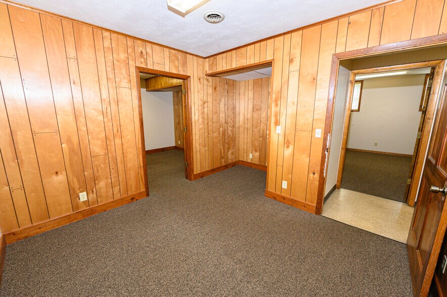 More Photos Of 2500 Brewerton Rd, Mattydale Office Residential For Lease