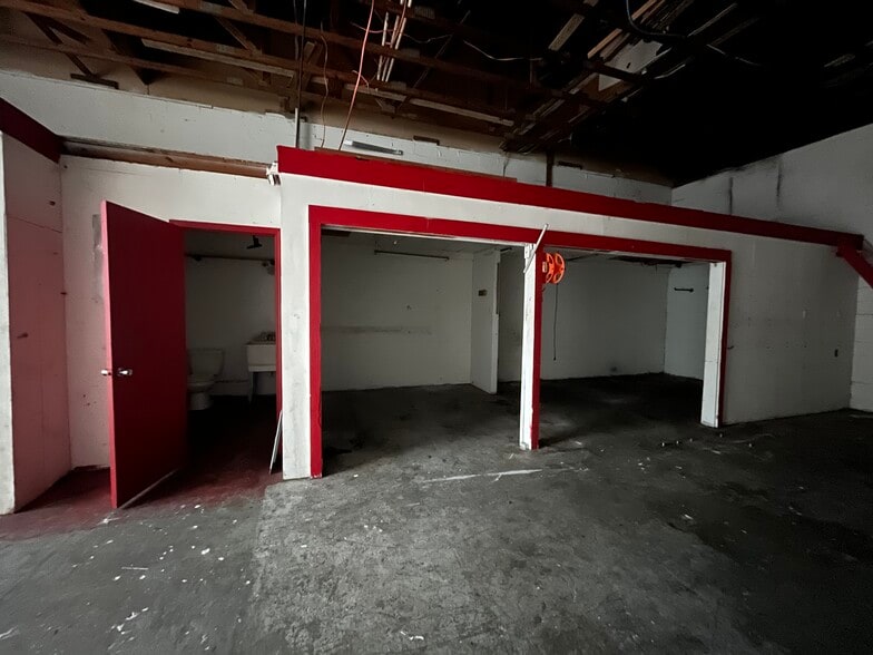 More Photos Of 4131 Lenox Ave, Jacksonville Warehouse For Lease