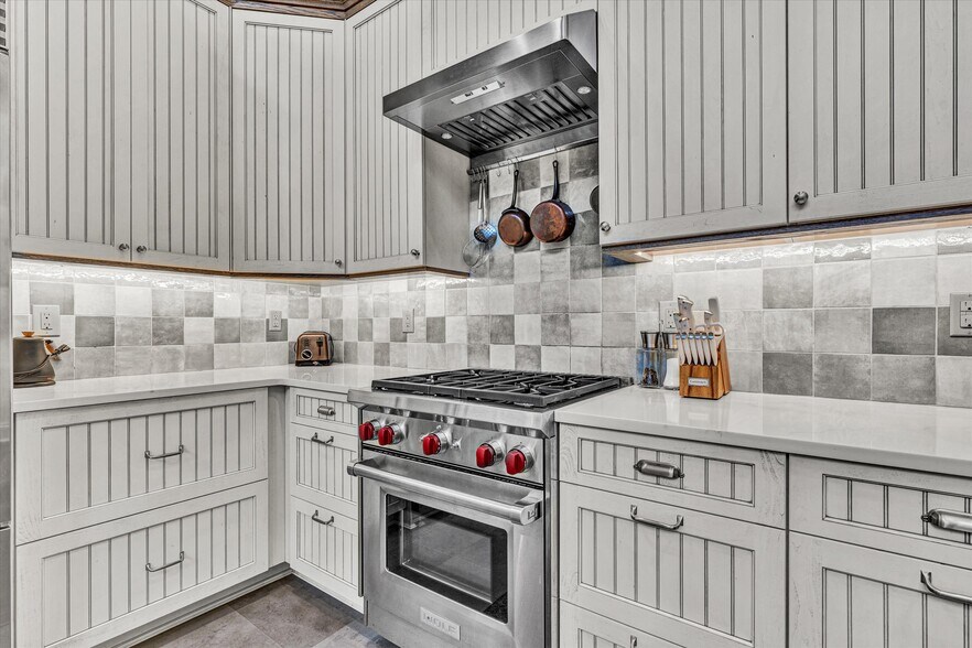 More Photos Of 109 Campbell Ave SW, Roanoke Apartments For Sale