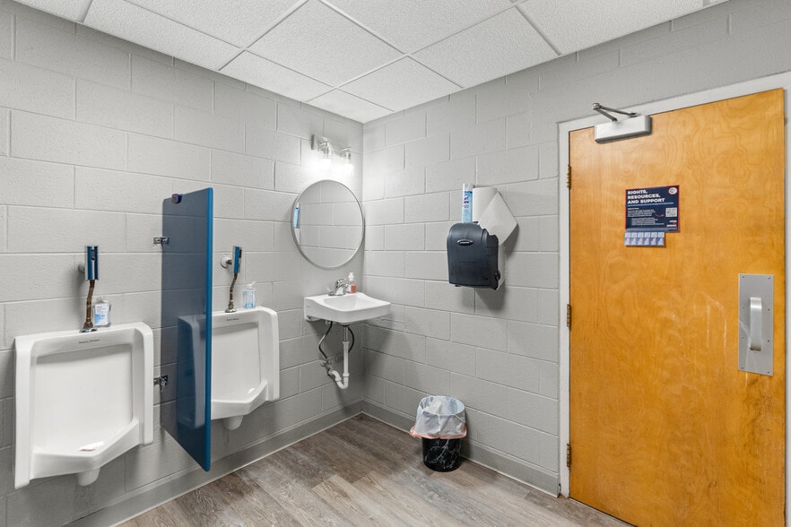 More Photos Of 6202 Dupont St, Flint Religious Facility For Sale