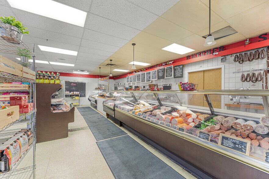 More Photos Of 1840 36th St SE, Calgary Storefront For Sale