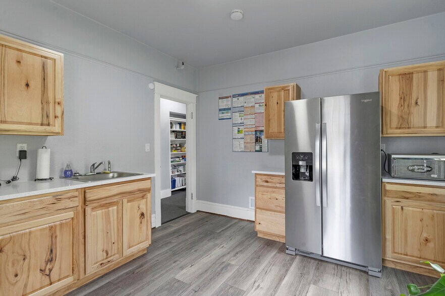 More Photos Of 1705 Commercial St SE, Salem Office Residential For Sale